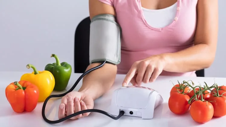 ارتفاع ضغط الدم وأعراضه ومخاطره