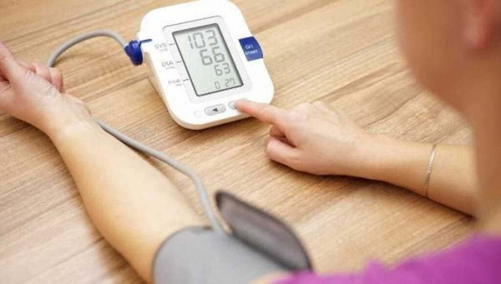 ارتفاع ضغط الدم الأعراض والأسباب والعلاج