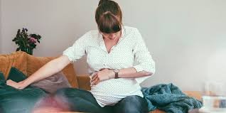 هل نزول القليل من الماء من علامات الولادة؟ 15 هل نزول القليل من الماء من علامات الولادة؟